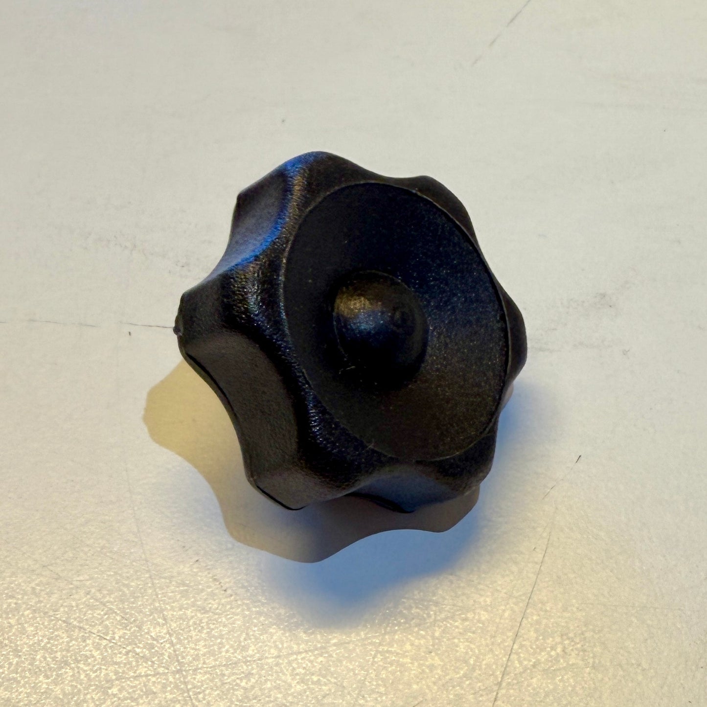 Fingerskrue 6mm | Ø45mm | Sort plast
